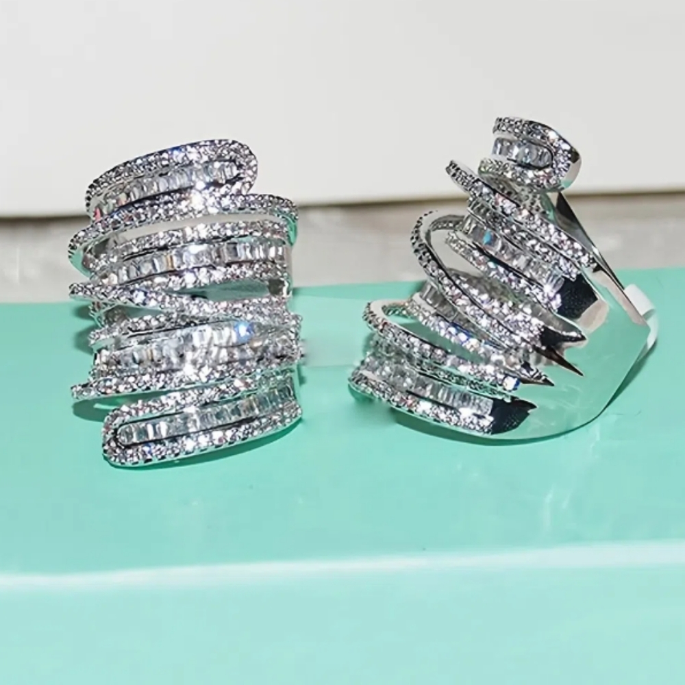 2 HOUR SALE! Beautiful 3.4CT Wide CZ Silver Ring! Wow!!🤍🤍🤍🤍✨✨✨✨ - Picture 4 of 8